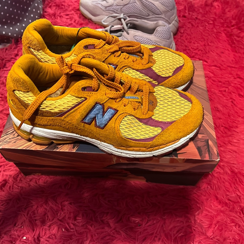 New Balance 2002R
Salehe Bembury Peace Be The Journey
